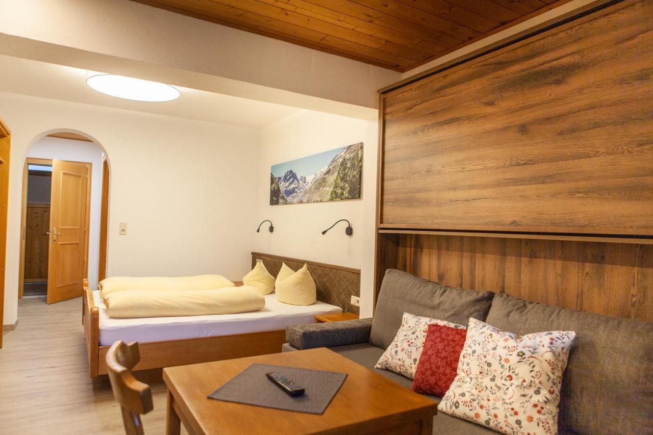 Sonnenhof - Apartments & Zimmer Kaunertal Ngoại thất bức ảnh