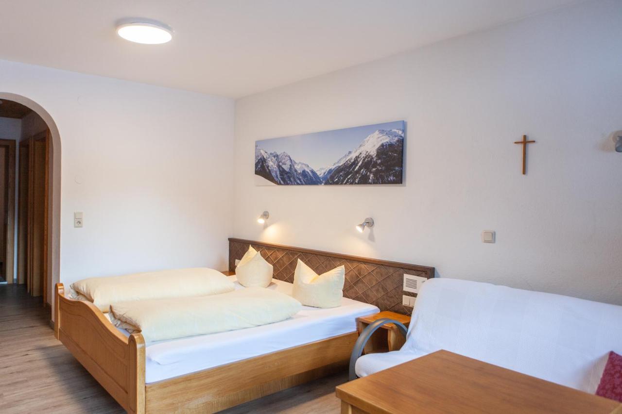 Sonnenhof - Apartments & Zimmer Kaunertal Ngoại thất bức ảnh